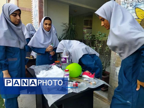 جشن دانش شهرستان میناب در روز آزمایشگاه 