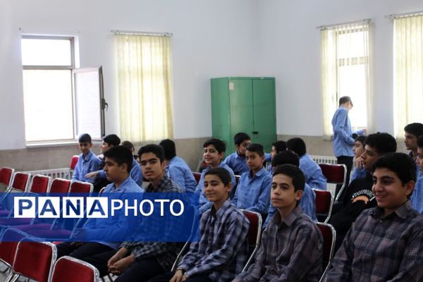 افتتاحیه استانی طرح یاریگران زندگی در مدرسه شهدای دانش‌آموز محمودآباد ناحیه یک یزد