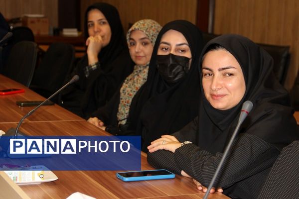 برگزاری کارگاه توانمندسازی مراقبین سلامت در بهارستان‌دو