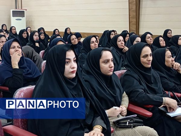 دوره ارزشیابی کیفی–توصیفی؛ گامی نو در مسیر توانمندسازی معلمان عنبرآباد