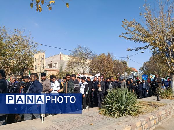 حضور دانش آموزان و آحاد مردم شریف منطقه رضویه در راهپیمایی 13آبان