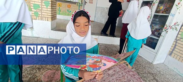 آغاز هفته کتاب و کتاب‌‌خوانی در فین 