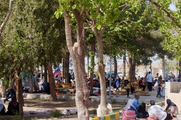 امامزاده سید طاهر الحسینی شهرستان بردسکن میزبان مردم در روز طبیعت