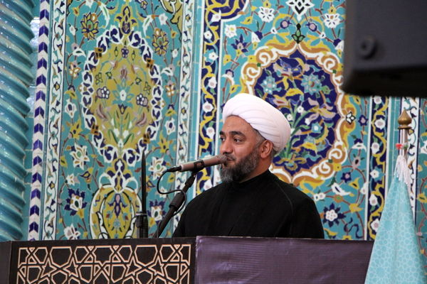 تأکید امام جمعه بم بر نگاه مسئولانه به گردشگری، نخبگان و کارگران ارگ جدید