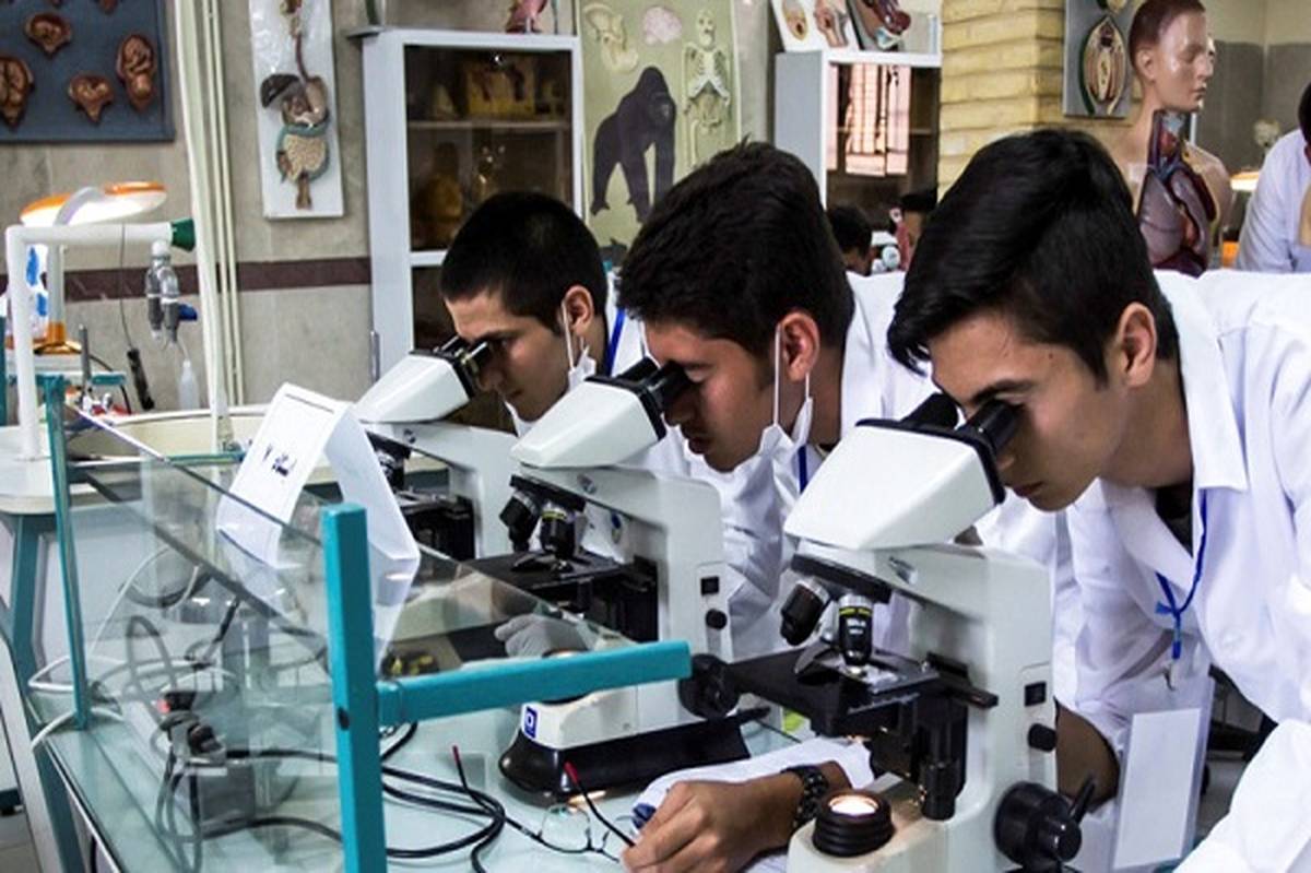 المپیادهای علمی سکوی پرتابی برای موفقیت تحصیلی و شخصی دانشآموزان است