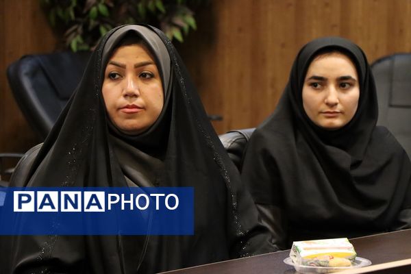 تجلیل از فعالان حوزه بانوان و خانواده در ناحیه یک بهارستان
