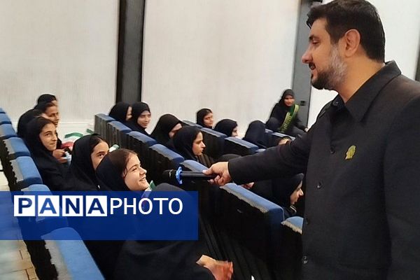 افتتاحیه طرح مصباح الهدی و جشن میلاد حضرت زینب(س) دبیرستان ریحانه النبی باقرشهر
