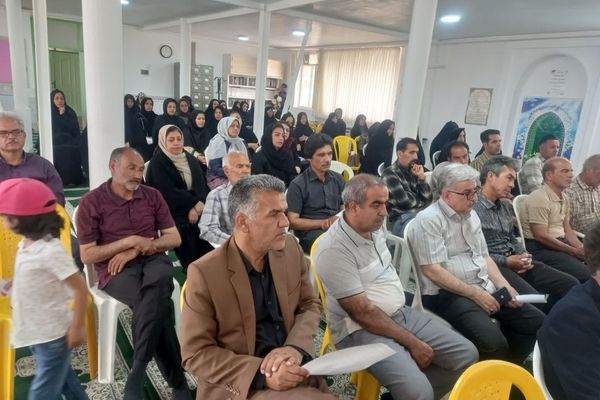 جلسه انجمن اولیا دبیرستان نمونه آیت‌الله خامنه‌ای 