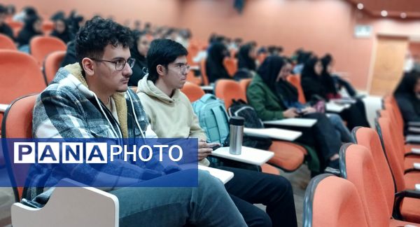 جشنواره تخصصی هوش مصنوعی در هفته هوش مصنوعی در دانشگاه آزاد واحد کرج 