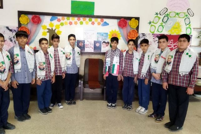 گرامیداشت هفته بسیج دانش‌آموزی در دبستان واحدی شهرستان زارچ