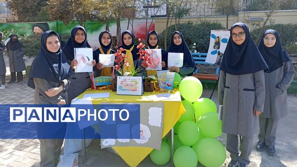 نمایشگاه پیمان مهر در دبیرستان آرمیتا مصلی نژاد