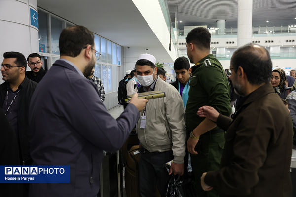 آیین بدرقه دانش‌آموزان و مربیان عمره‌گزار به سرزمین وحی