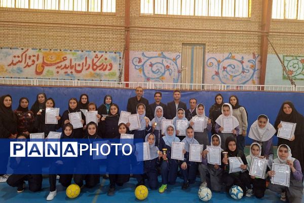 برگزاری مسابقه فوتسال دانش‌آموزی دختران ابتدایی در بهارستان دو