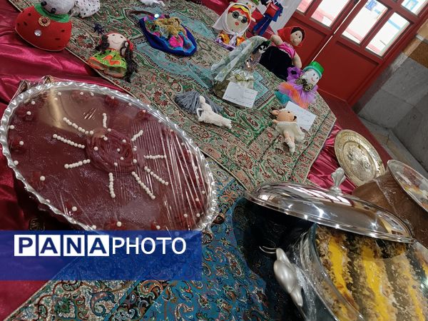 برگزاری جشن ولادت فاطمه زهرا(س)و گرامیداشت روز ماد در مدرسه مصلی‌نژاد
