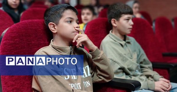 تقدیر از دانش‌آموزان فعال محمدشهری در زمینه‌های فرهنگی و هنری