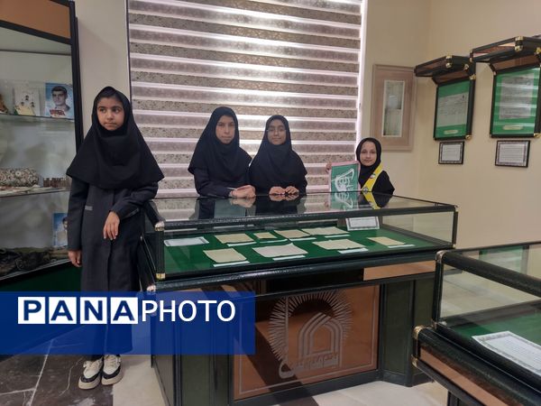 هفته کتاب خوانی در آرامگاه شهید مدرس