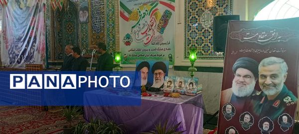 برگزاری آیین گلباران تمثال امام خمینی (ره) در تربت جام 
