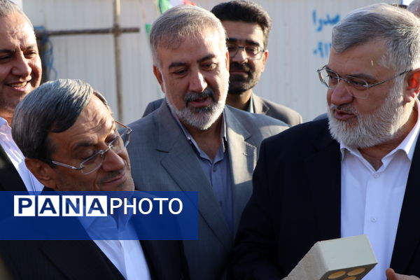 خشت گذاری ۲ مدرسه در ناحیه یک شهرستان بهارستان