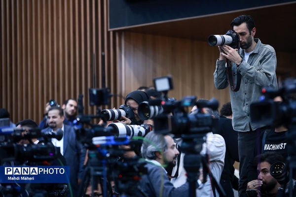 نشست خبری رئیس مجلس شورای اسلامی