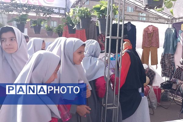 جشنواره فرهنگی و بومی محلی و نمایشگاه دستاوردهای روستائیان بخش کهریزک 
