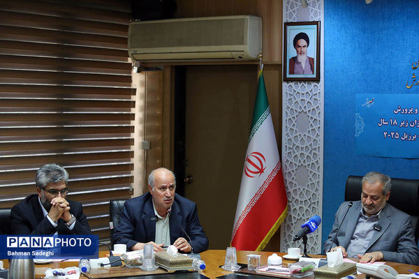 مراسم بدرقه تیم‌های ملی فوتسال دانش‌آموزی پسران و دختران ایران به رقابت‌های جام جهانی