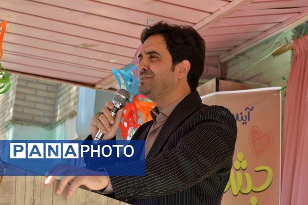 جشن عاطفه‌ها؛ لبریز از مهربانی در دبستان دخترانه قدر بهارستان ۲