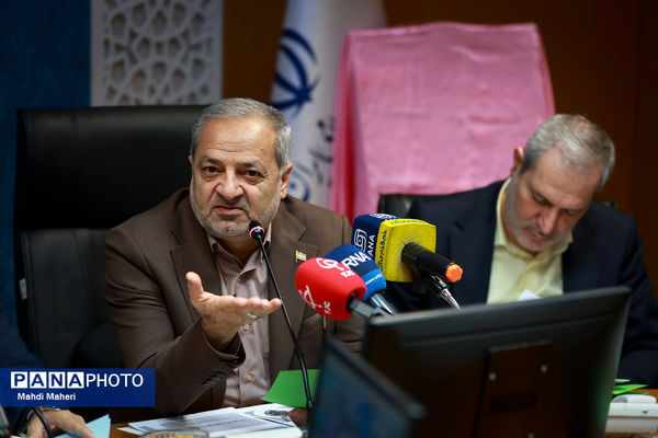 جلسه ستاد راهبری نظام مراقبت اجتماعی دانش‌آموزان (نماد)