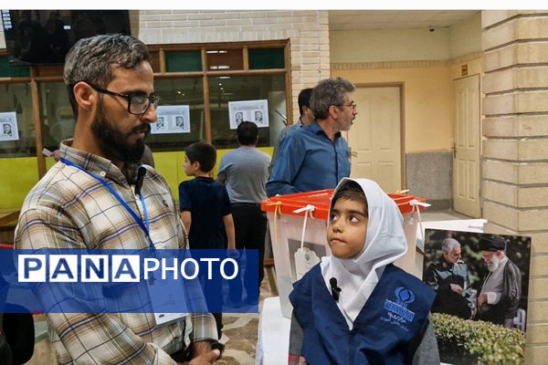 حضور پرشکوه مردم مشهد در دور دوم انتخابات ریاست‌جمهوری 