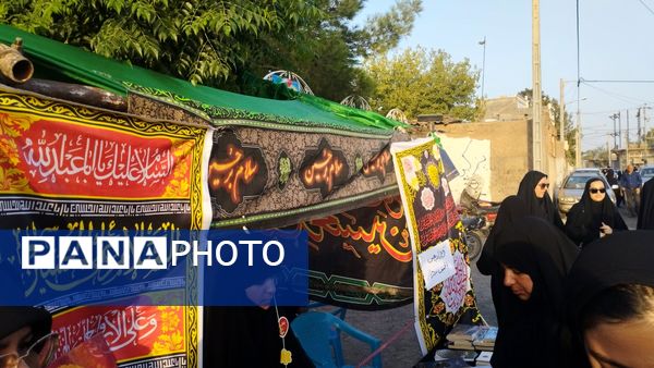 برپایی موکب بین راهی در مراسم پیاده روی جاماندگان اربعین شهرستان خلیل آباد 