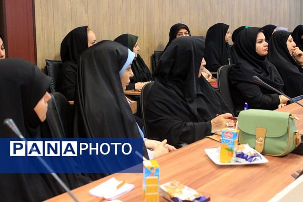 برگزاری نشست بصیرتی جهاد تبیین پیشرفت مدارس در بهارستان‌دو