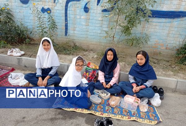 صبحانه سلامت و روز جهانی تخم مرغ در مدرسه شهید خاقانی شهرستان شیروان
