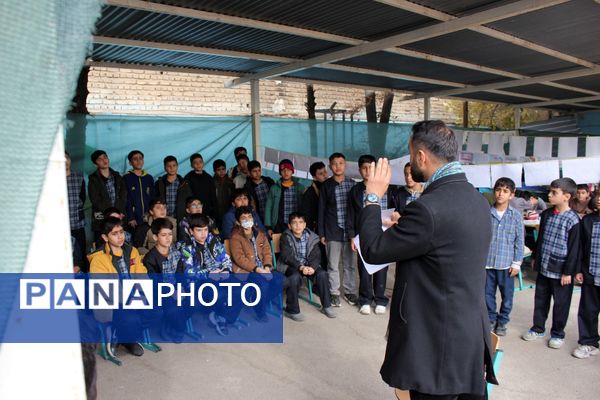  افتتاح جشنواره «امید فردا» در مدرسه شاهد ده دی ورامین