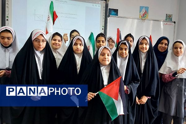 حضور پرشور دانش‌آموزان مدارس ناحیه 2 شهرری در جشن پیروزی مردم غزه 