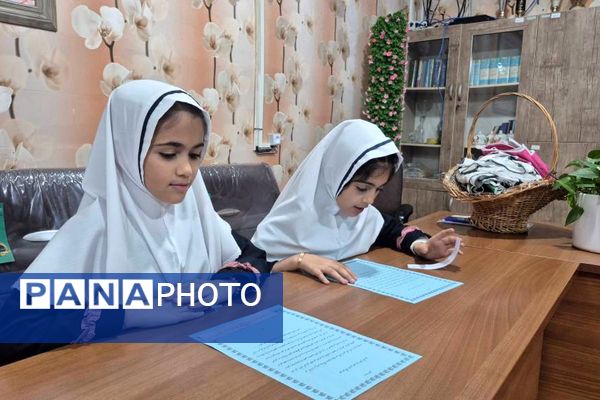 اولین جلسه شورای دانش‌آموزی با همراهی مدیر مدرسه هدی۱ 