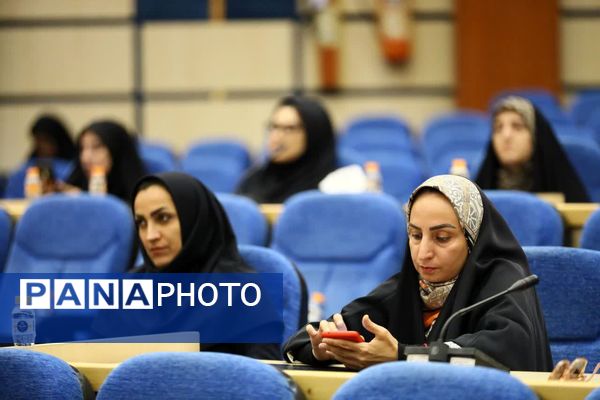 نشست خبری استاندار همدان با اصحاب رسانه