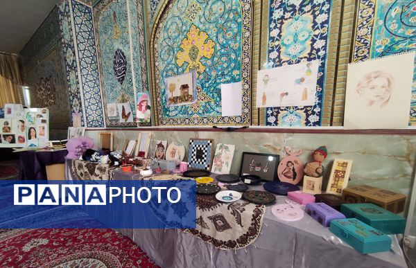 آغاز رویداد «هفته ماها» در دبیرستان خدیجه کبری (س) ناحیه ۴ اصفهان