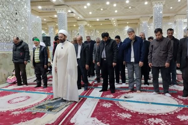 اقامه نماز جماعت مغرب و عشاء همراه با سفره افطاری ساده در حرم مطهر بی‌بی سکینه خاتون (سلام‌الله‌علیها)  ملارد در ایام ماه مبارک رمضان