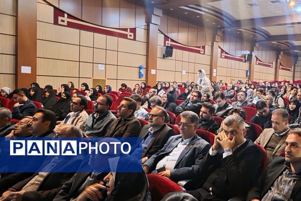 آیین تجلیل از ۷۰ رتبه برتر و ۱۸ مقام برتر یازدهمین جشنواره خوارزمی