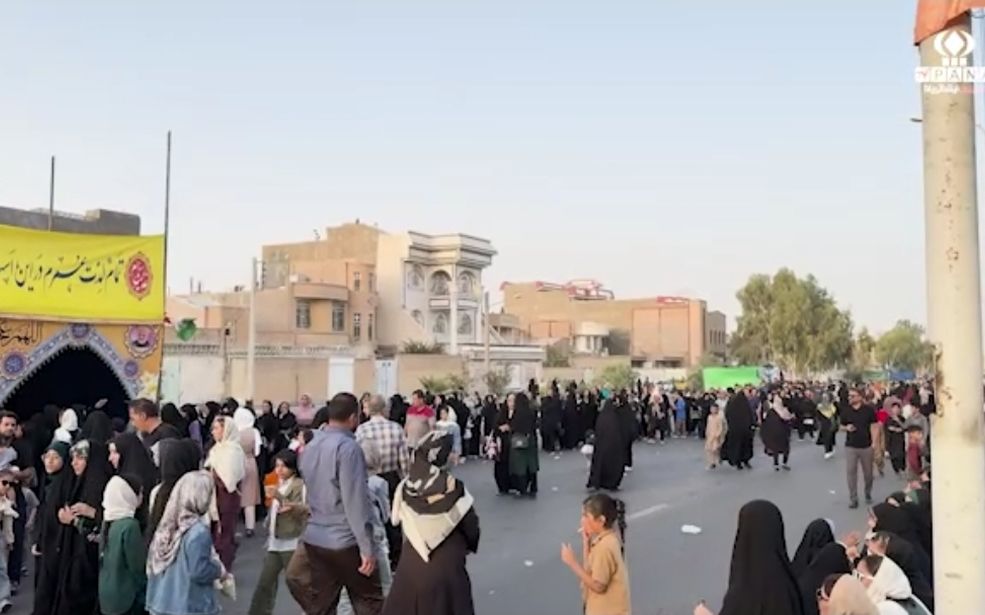 مردم زاهدان با شرکت در مهمانی ۳ کیلومتری غدیر، حماسه‌ای ضد استکباری آفریدند