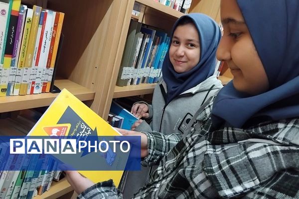  بازدید مدرسه نرگس پردیس از کتابخانه شیخ بهایی