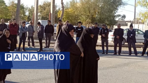 تشییع پیکر و خاکسپاری پدر شهید عجمی فدافن در گلزار شهدای روستای فدافن