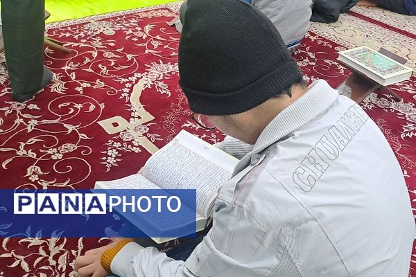 ضیافت افطاری و قرائت جزء هفتم قرآن کریم در مسجدالرضای نیشابور 