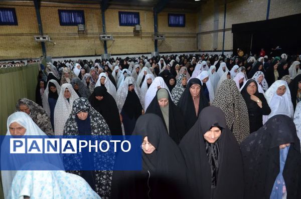 اقامه آخرین نماز جمعه ماه مبارک رمضان با حضور چشمگیر مردم گچساران
