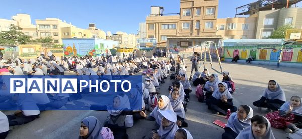 جشن روز معلم در دبستان نیایش ۲