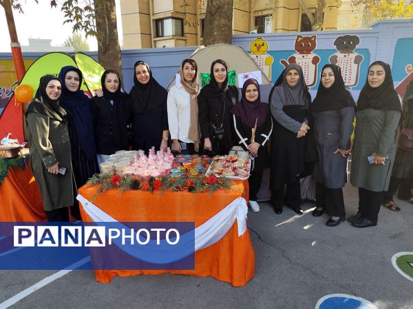 جشنواره غذا در مدرسه راه نور همدان