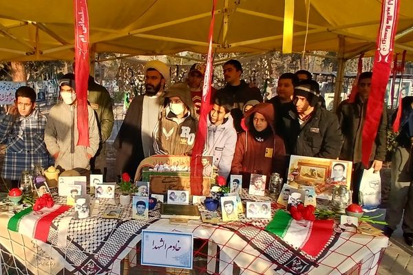 حضور دانش‌آموزان دبیرستان‌شهید بابایی در مراسمات ۱۲ بهمن