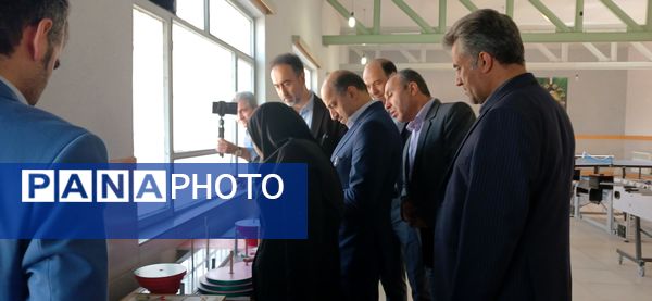 توزیع تجهیزات هنرستان‌ها در بازدید معاون متوسطه وزیر آموزش و پرورش 