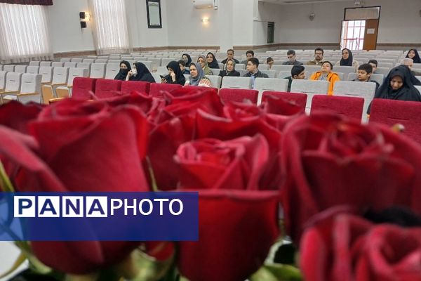 آیین تکریم و تجلیل از پژوهشگران برتر ناحیه۶