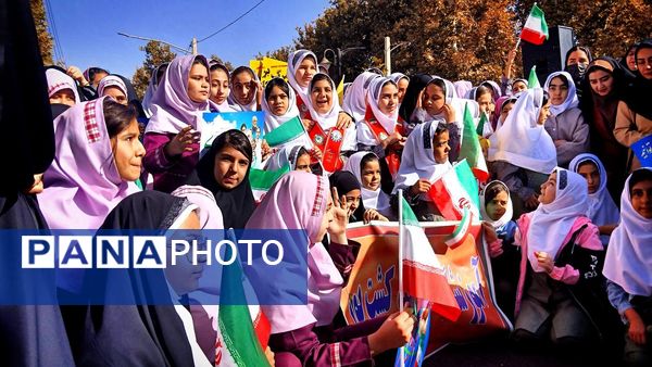 فریاد استکبارستیزی دانش‌آموزان نظرآبادی در روز ۱۳ آبان