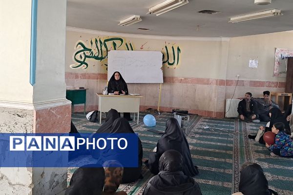 برگزاری جلسه آموزش خانواده در دبیرستان شهید احمدی روشن پیشوا